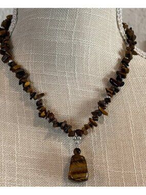 Vintage Tigers Eye Pendant and Chip Bead Necklace